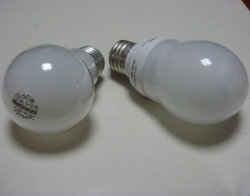 白熱電球と電球型蛍光灯